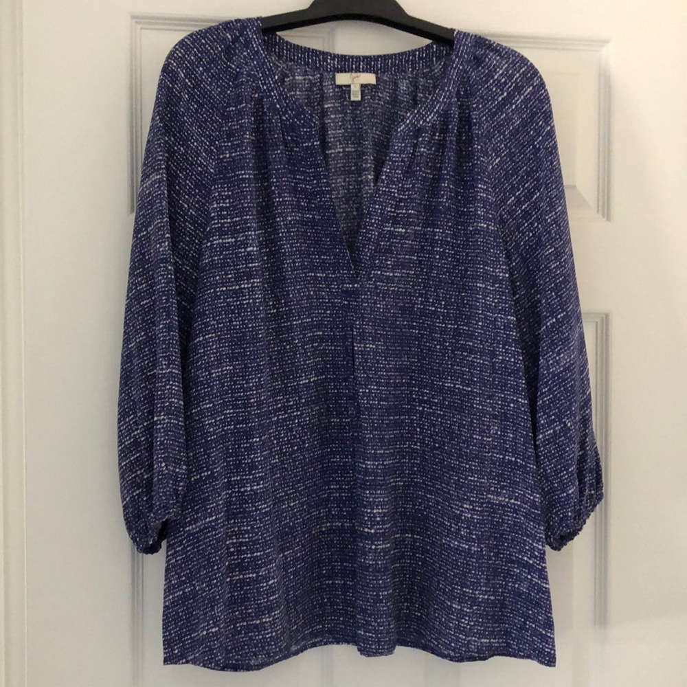 Joie 100% Silk Blue & White patterned blouse Sz L